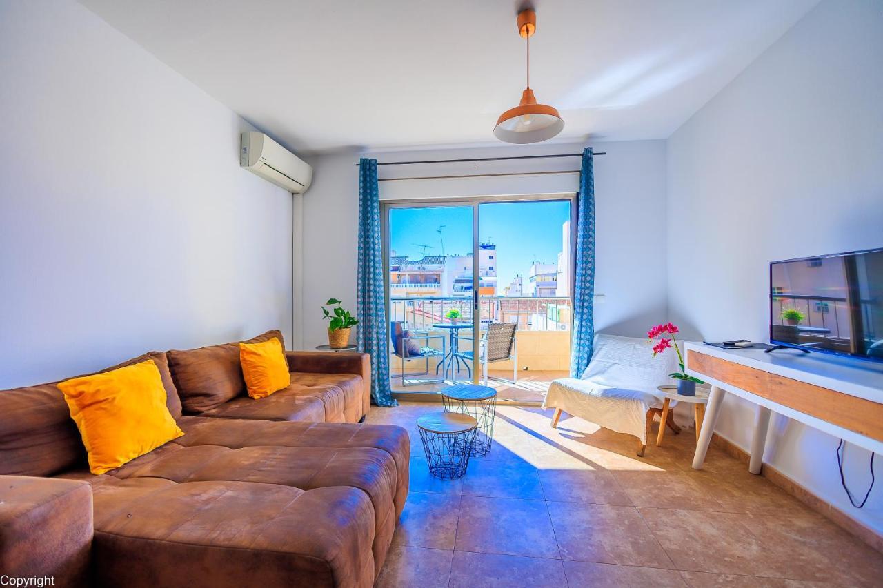 Apartamentos Madrid Торевьиа Экстерьер фото